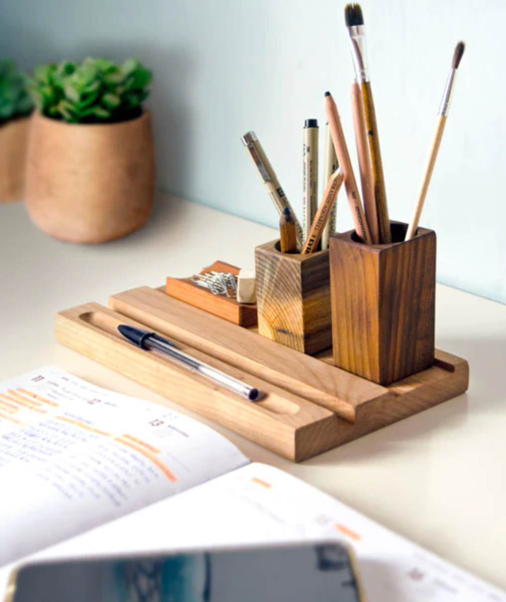 Organizador de escritorio / soporte de Tablet y móvil de madera